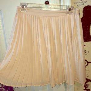 Pink pleated skirt